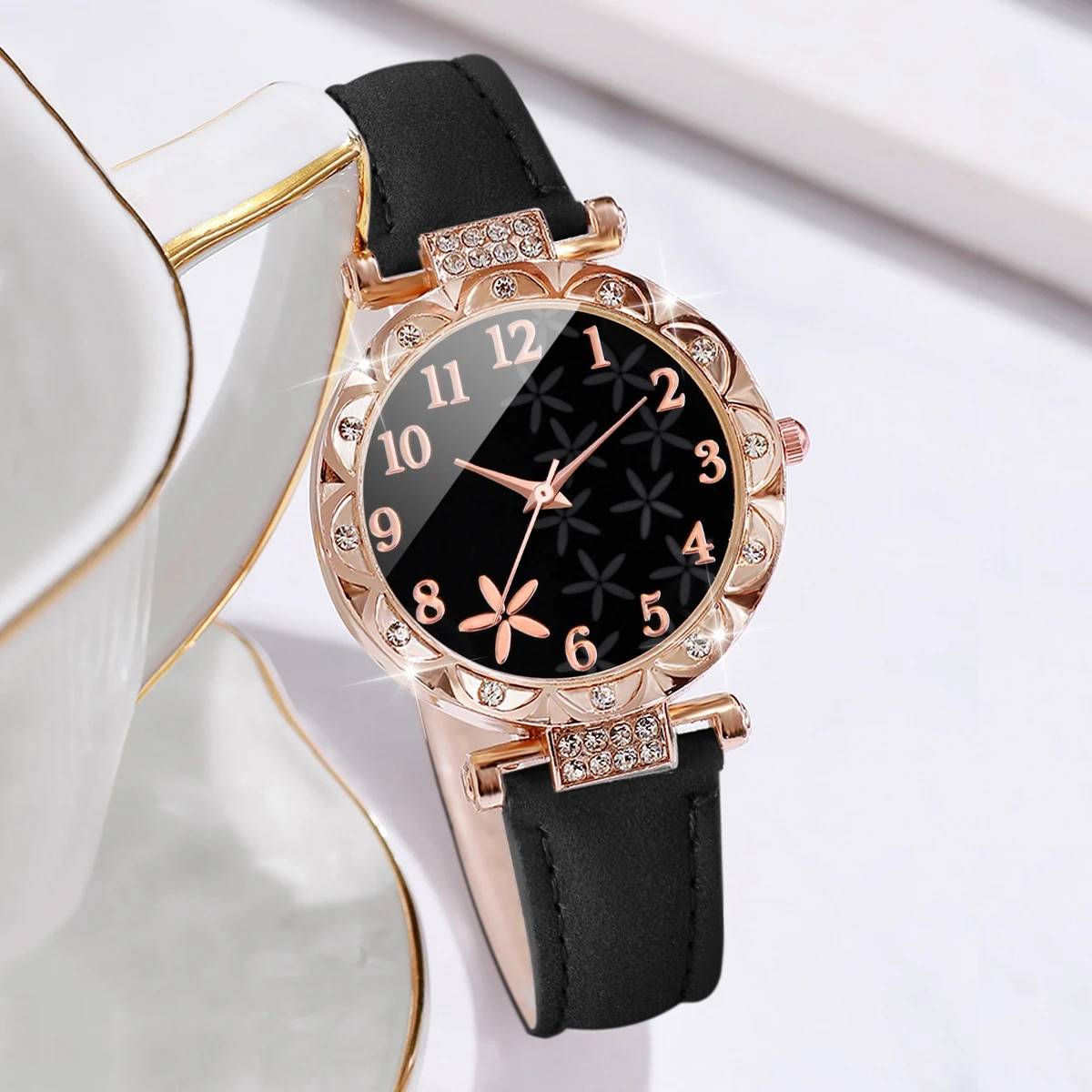 6PCS/Set Fashion Rhinestone Women Watches Heart Leaf Bracelets Set Female Flower Dial Leather Band Quartz Watch（Without Box）