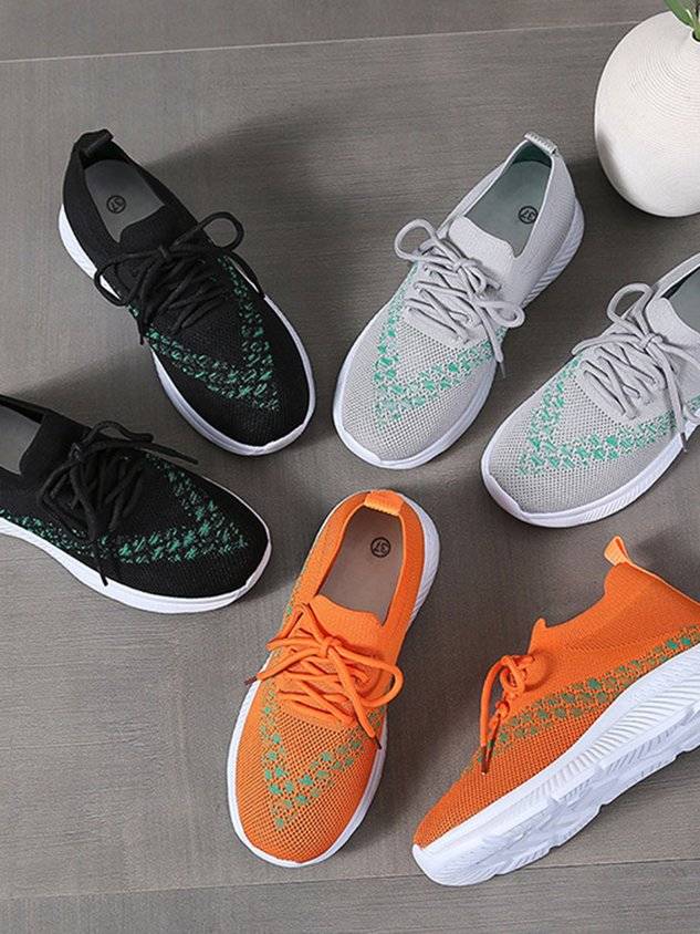 Breathable Color Block Slip On Sports Flyknit Sneakers